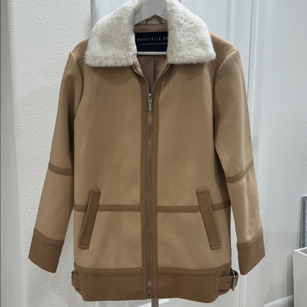 Women’s Tan Bagatelle NYC Shearling Jacket with Cream Collar | Size Small